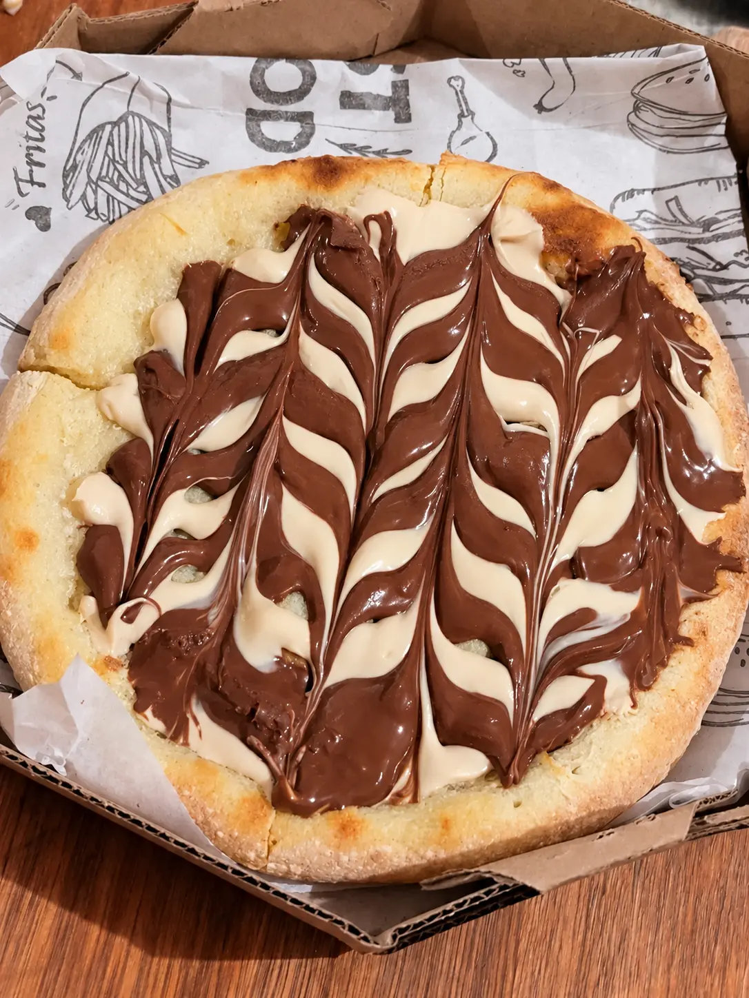 Pizza doce real da Fornace, com coberturas de chocolate